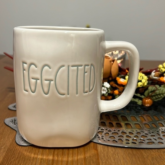 HOST PICK Rae  Dunn EGGCITED Mug​​ - Picture 1 of 5